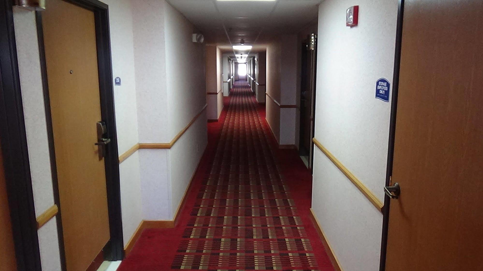 Howard Johnson By Wyndham Wichita Airport Exterior photo